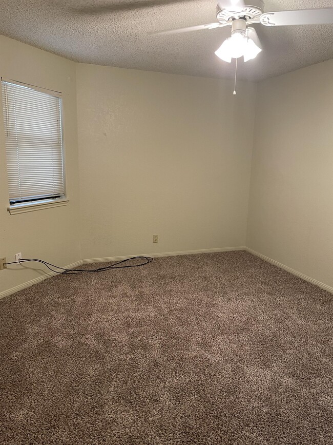 Building Photo - 7326 Elm Hollow Dr