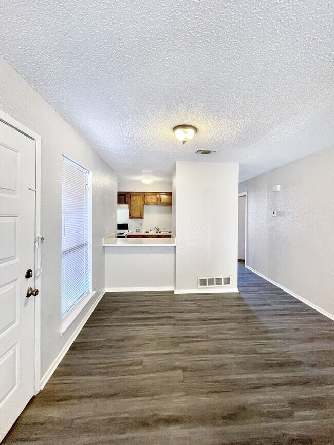 Building Photo - Windy Pine Duplex