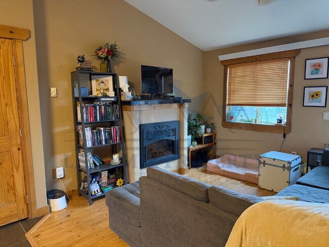 Foto del edificio - 2454 N 13th St