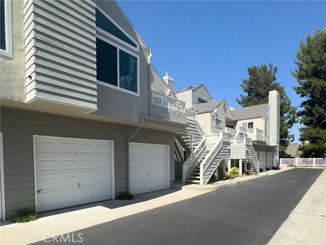 Building Photo - 5 Elmbrook