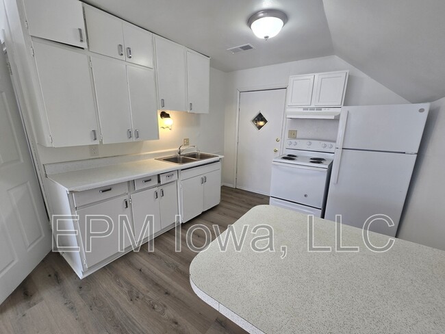 Building Photo - 1125 1/2 Mulberry Street