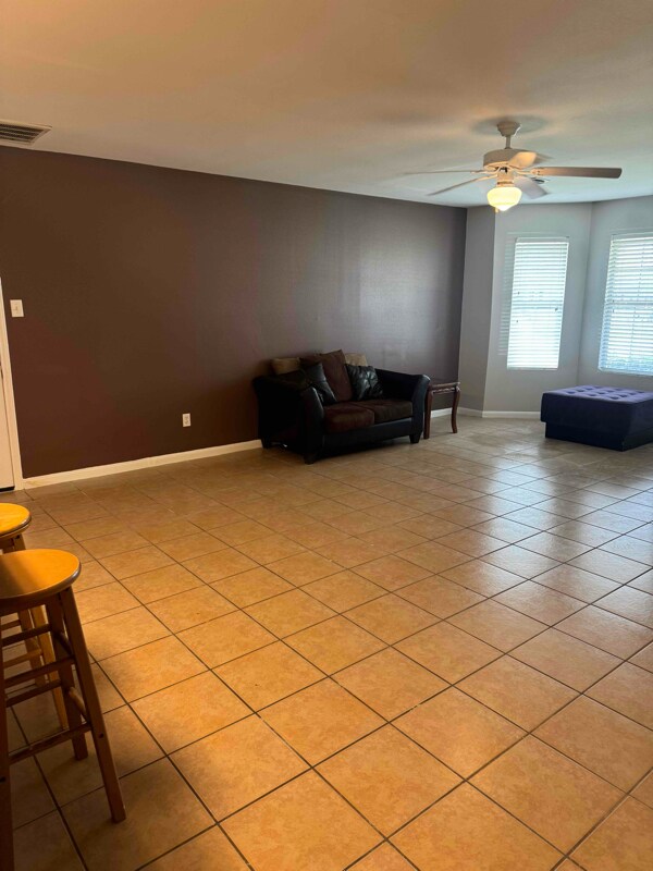 Foto del edificio - 45657 Chapman Ln