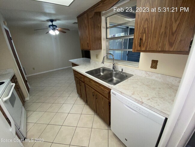 Foto del edificio - 304 Darrow Ave