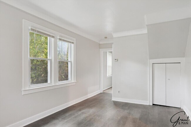 Foto del edificio - 3 Bed Bungelow $1250.00/mo