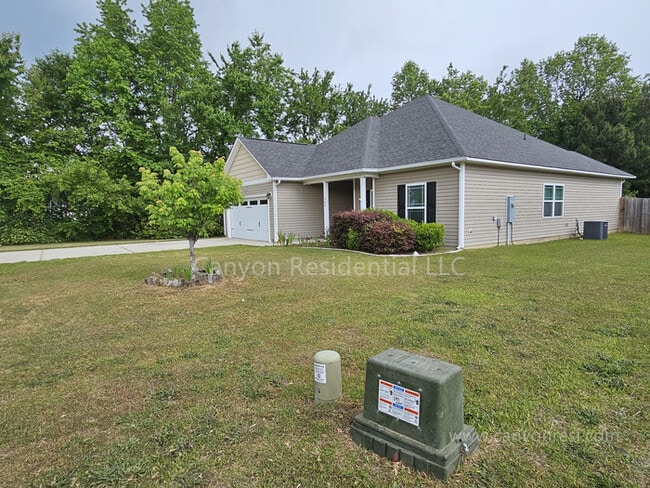 Building Photo - 289 Hogart St