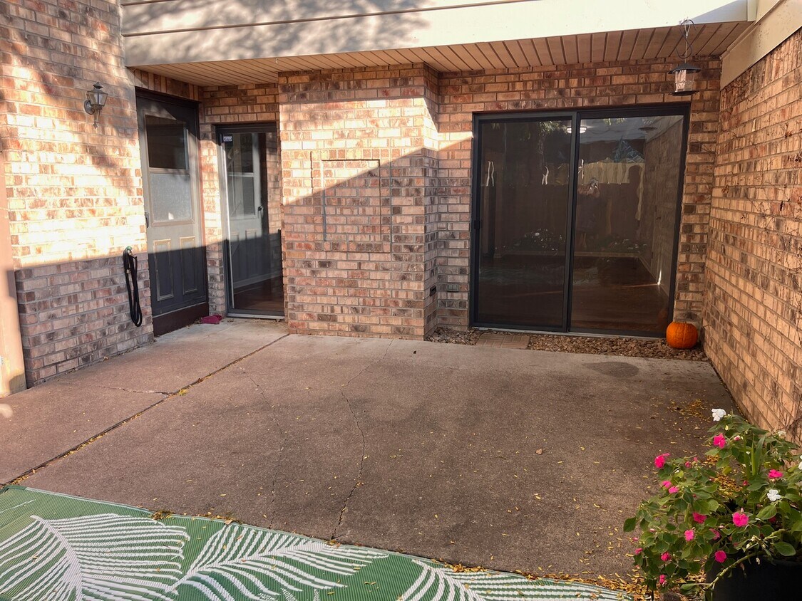 Foto del edificio - 3620 Independence Ave S