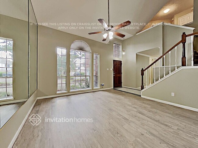 Foto del edificio - 8006 Carmel Cir