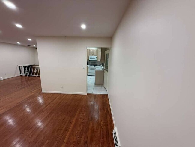 Foto del edificio - 67-06 171st St