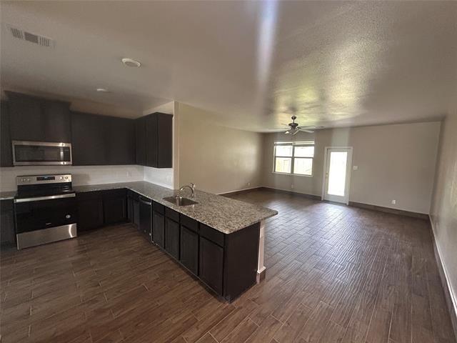 Foto del edificio - 13724 Merchant Rd