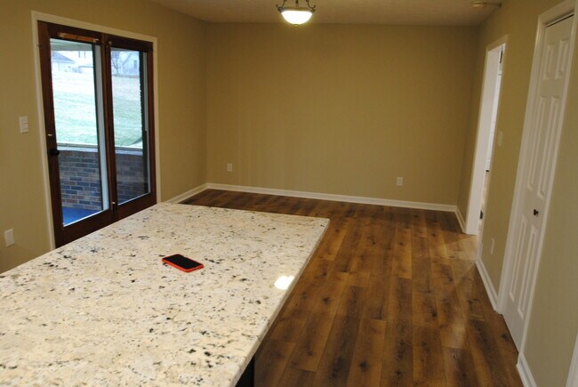 Building Photo - 144 Northwood Rd