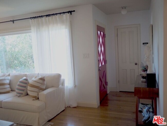 Foto del edificio - 11720 Laurelcrest Dr