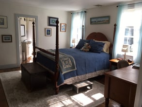 Building Photo - 200 Lovers Ln