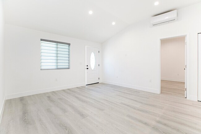 Building Photo - 6932 Fallbrook Ave