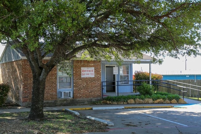 Building Photo - 2617 US-82