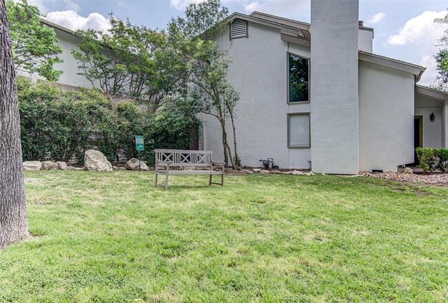 Building Photo - 6910 Hart Ln
