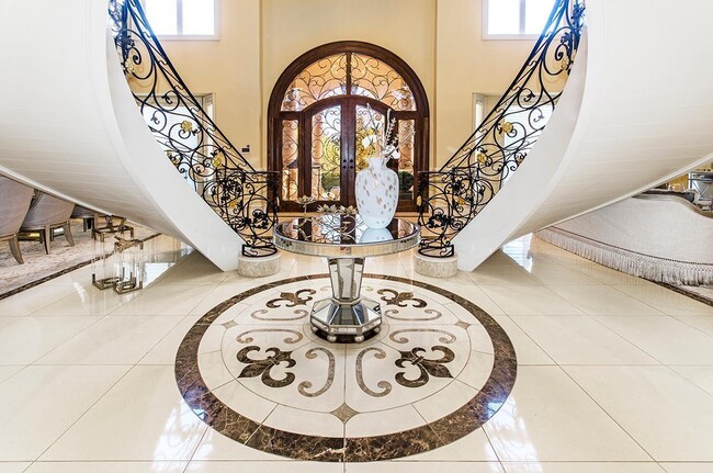 Building Photo - 7367-149A 149a St