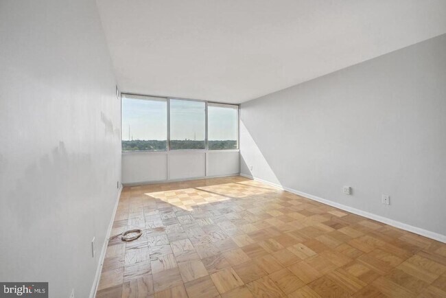 Foto del edificio - 5101 River Rd