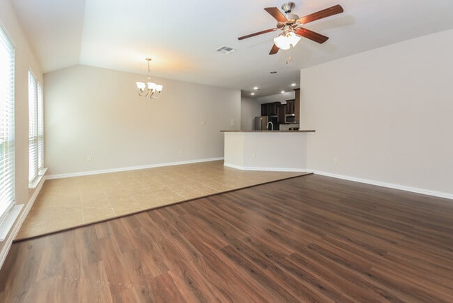 Building Photo - 1629 Applegate Way