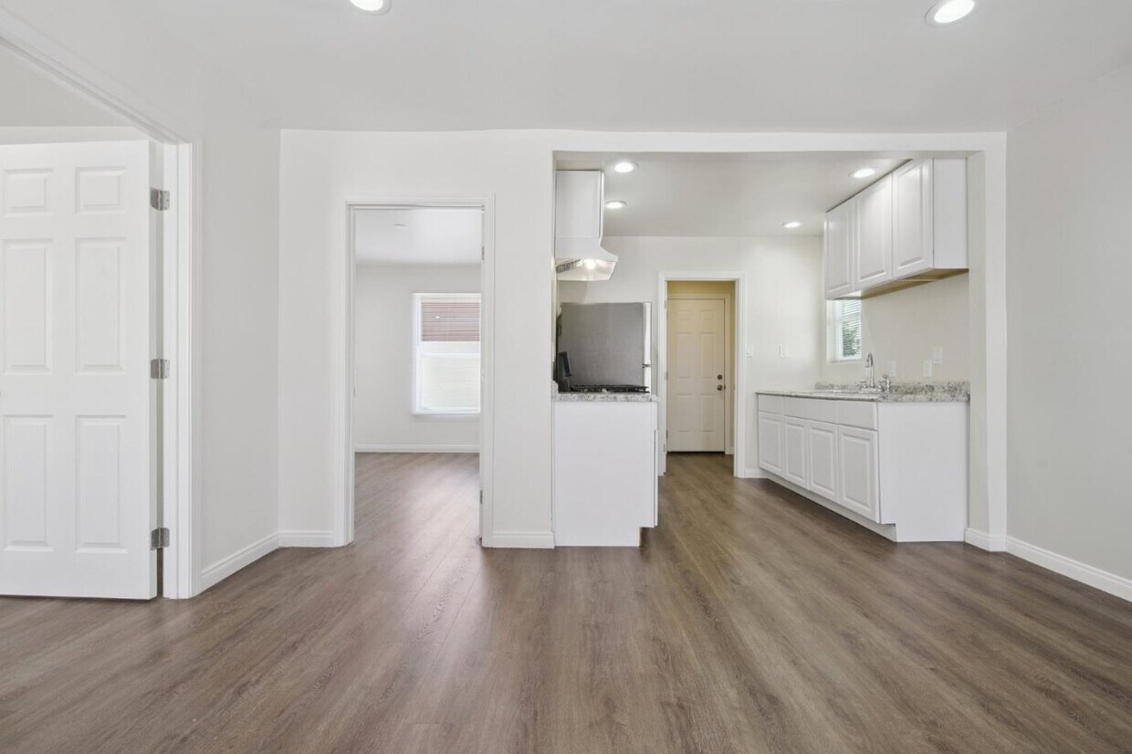 Foto principal - 366 E 55th St