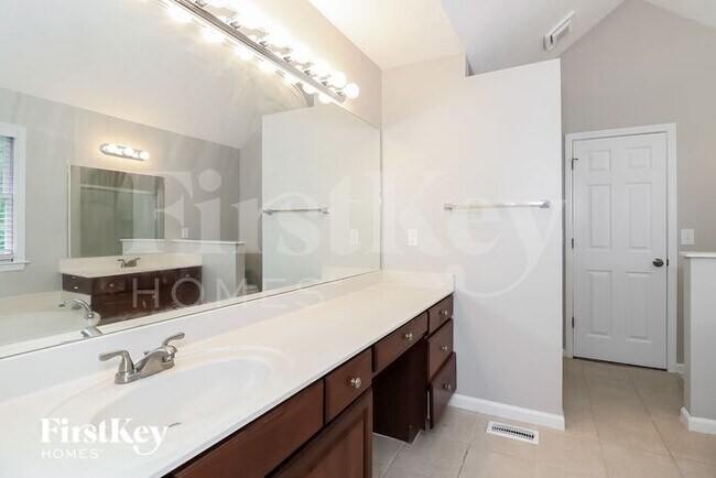 Foto del edificio - 1368 Velvet Creek Ct SW