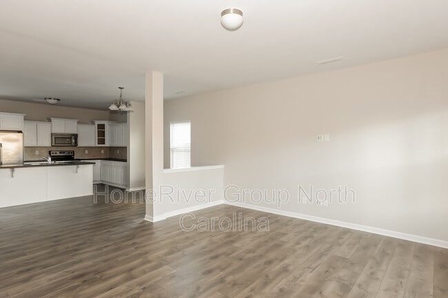 Building Photo - 3312 Saddlebrook Dr