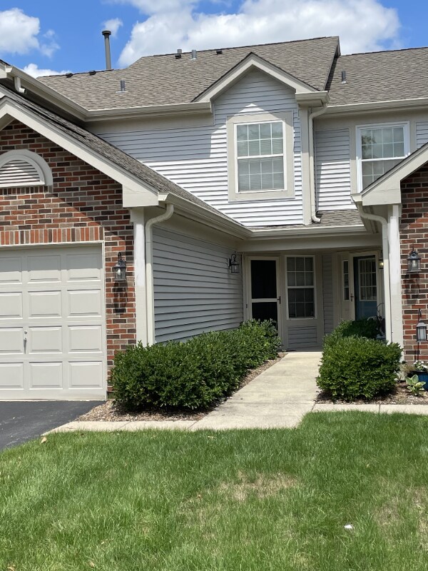 10 Stillwater Rd, Elgin, IL 60120 Townhome Rentals in Elgin IL