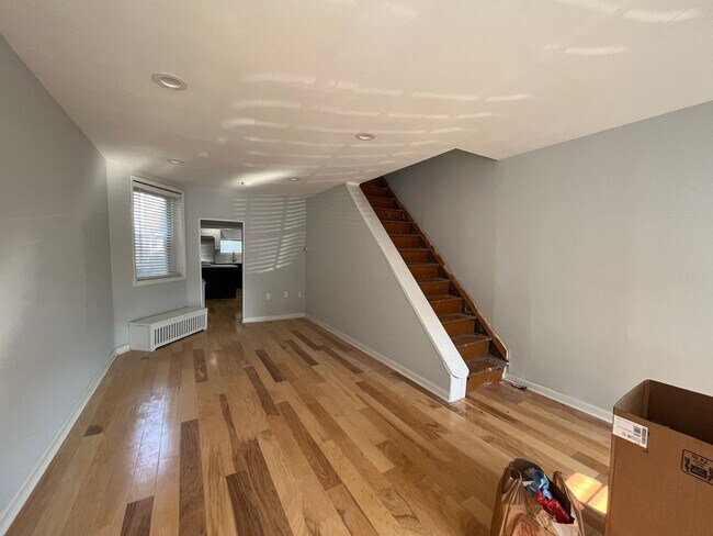 Foto del edificio - Newly Renovated Bright and Modern 3 bedroo...