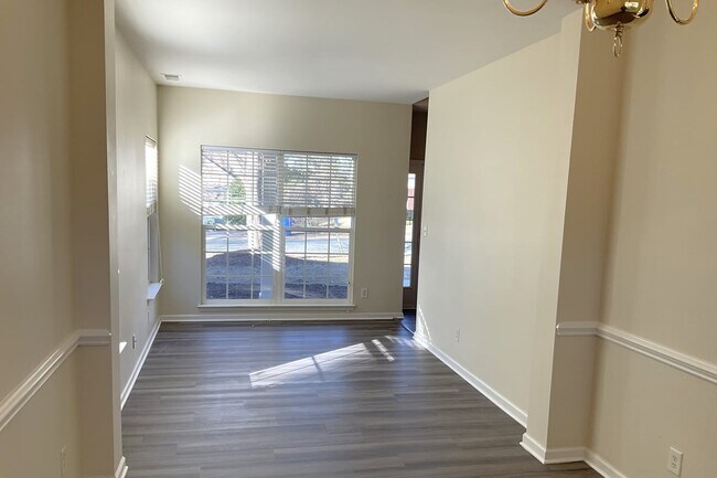 Foto del edificio - 115 Vance Crescent Dr