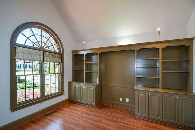 Building Photo - 11385 Quailbrook Chase