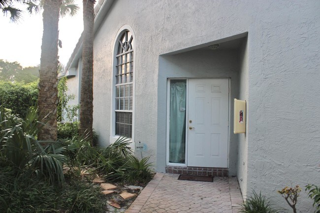 Foto del edificio - 5111 Sabal Gardens Ln