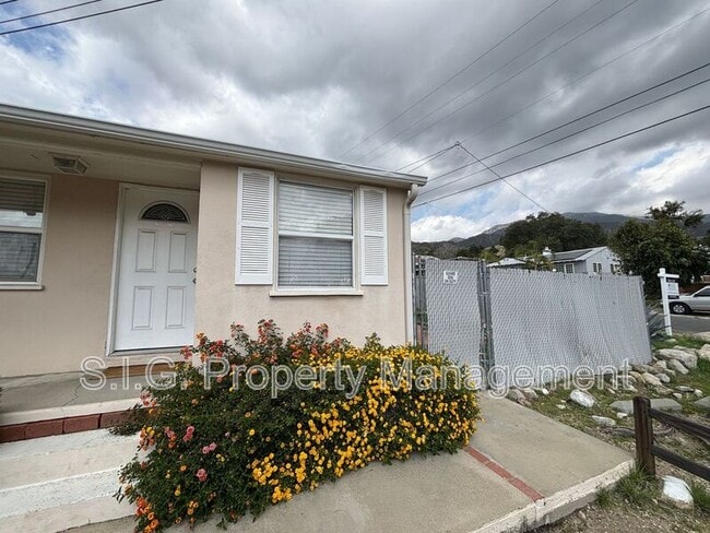 Building Photo - 10115 Haines Canyon Ave