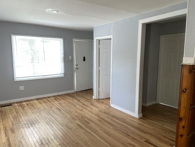 Foto del edificio - 1504 E Meyers Ave