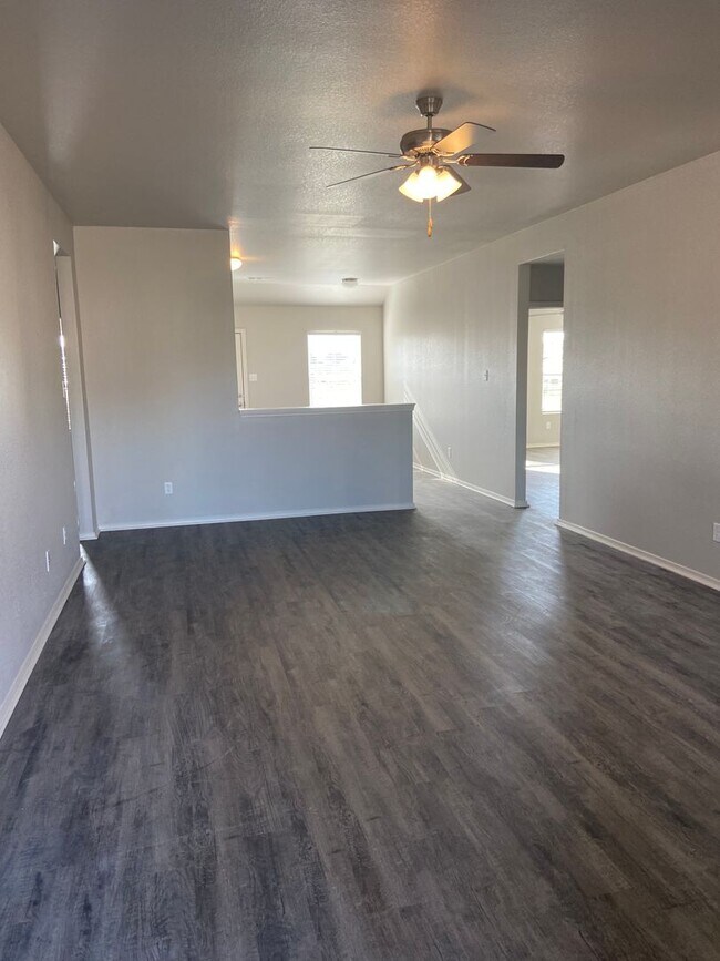 Foto del edificio - *Pre-leasing* Four Bedroom | Two Bathroom ...