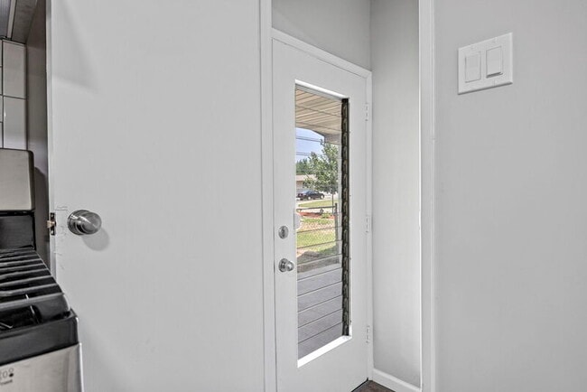 Foto del edificio - 906 Chula Dr