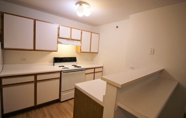 Building Photo - 340 Cunat Blvd