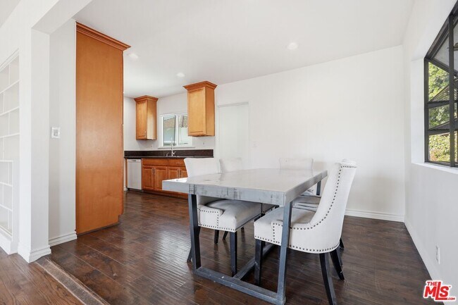 Building Photo - 9741 Alcott St