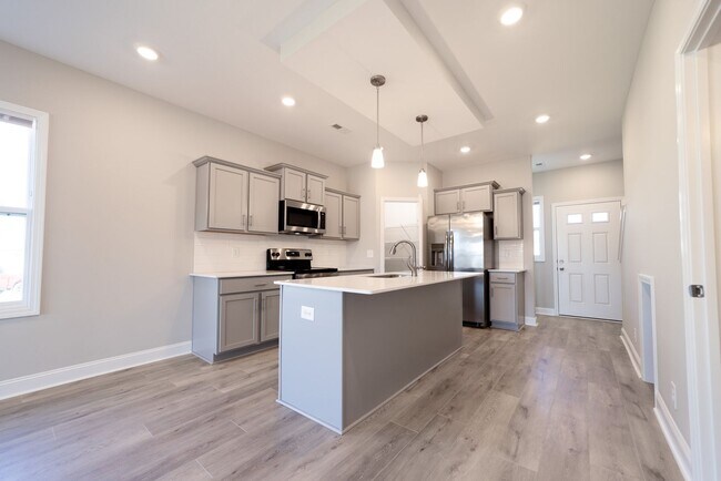 Foto del edificio - 240 Donegal Dr