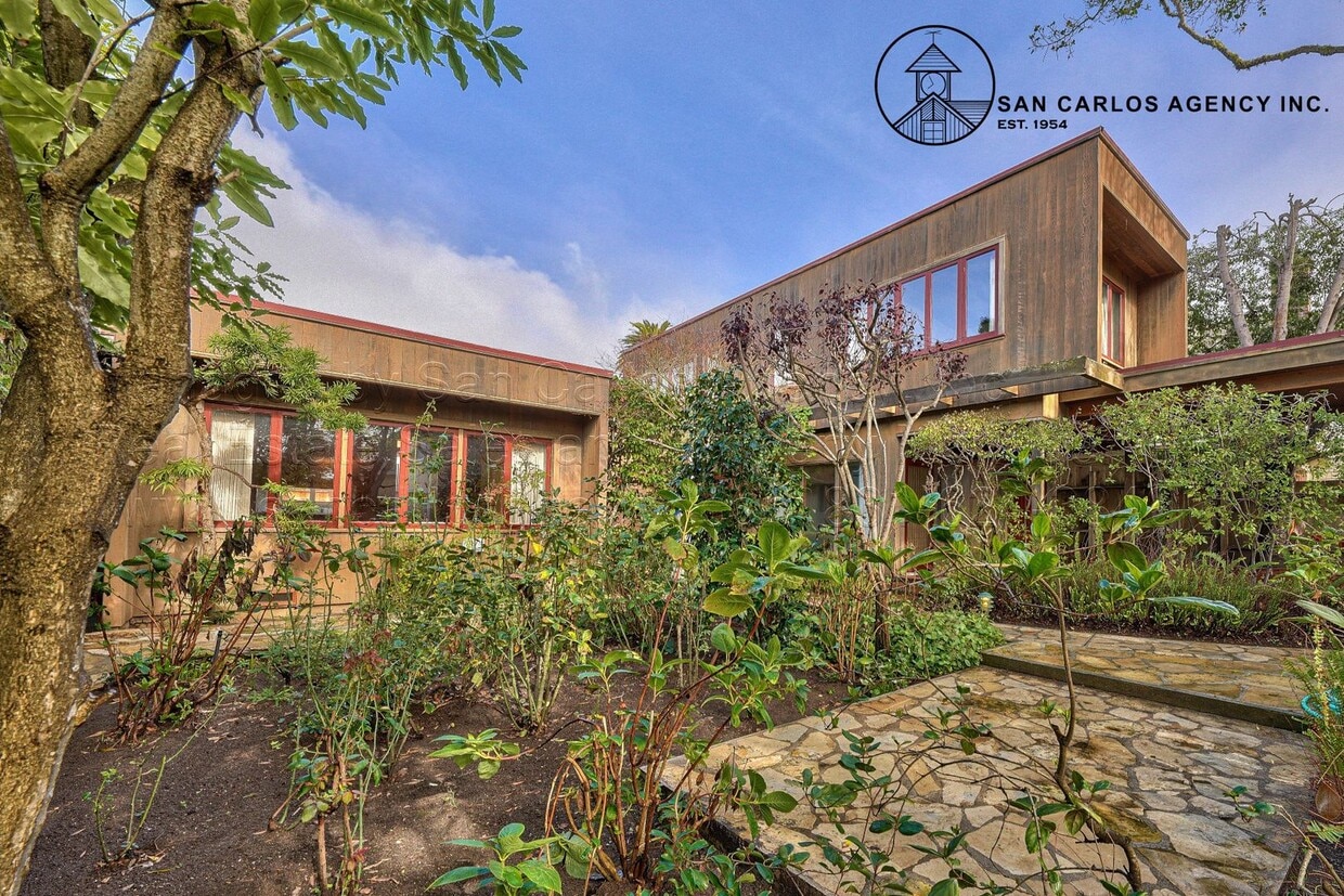 Foto principal - Incredible Mid-Century Carmel-by-the-Sea R...