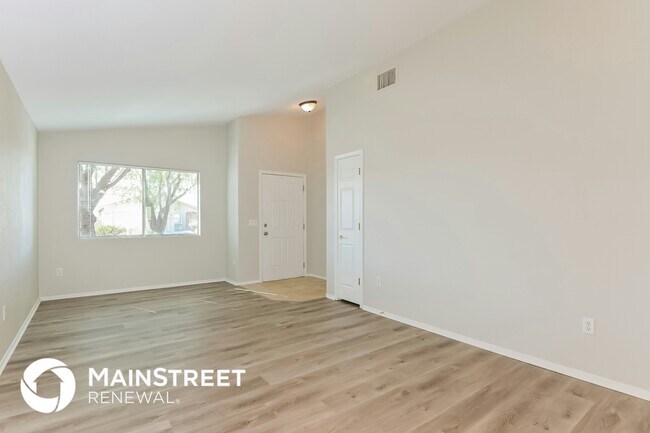 Foto del edificio - 7339 E Weeping Willow Dr