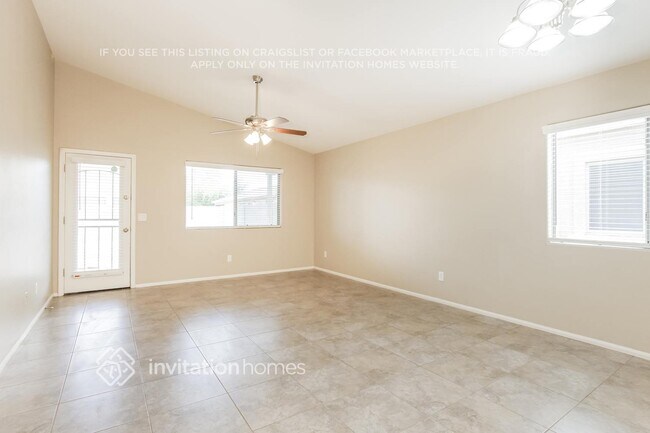 Building Photo - 2231 S 101st Dr