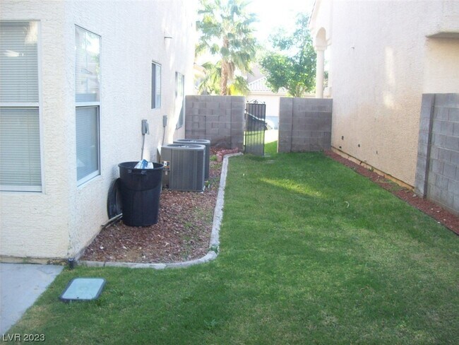 Building Photo - 1457 Bellglen Dr