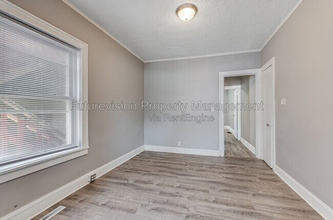 Foto del edificio - 827 W Jefferson St