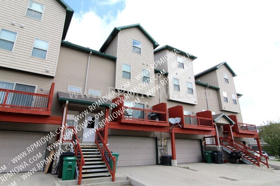 Foto principal - 216 NE Chalet Ln
