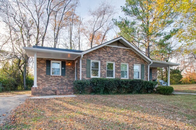 Foto del edificio - 2705 Wilson Dr NW