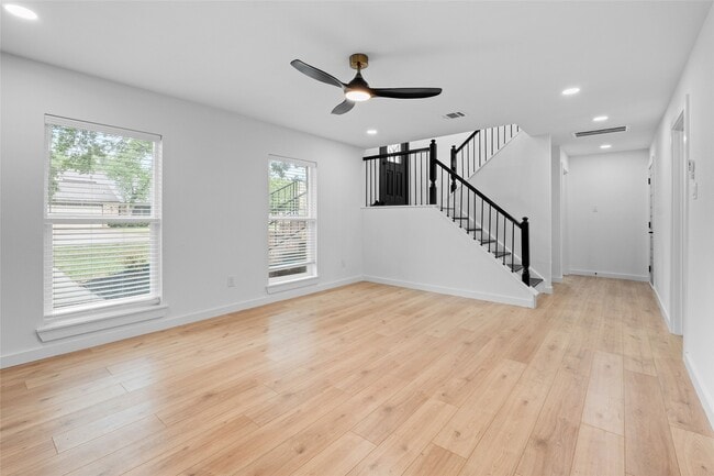 Building Photo - 8707 Wind Side Dr