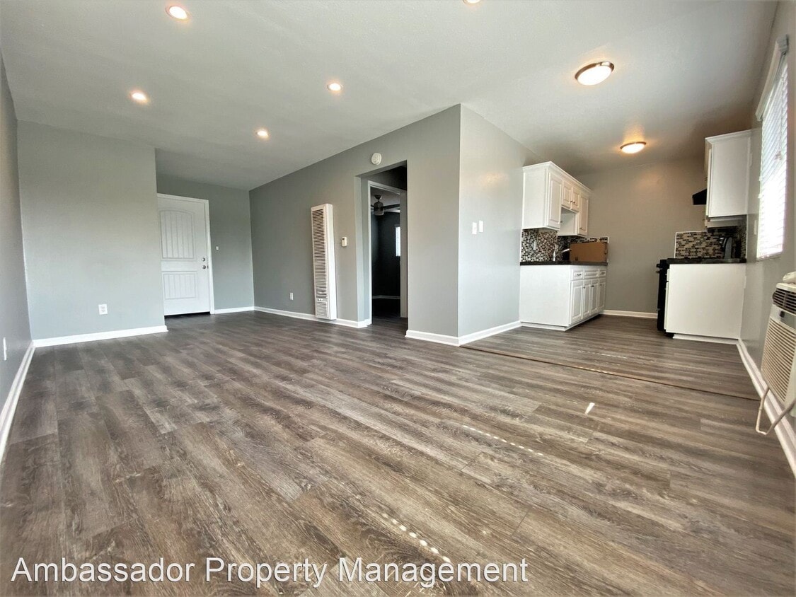 Primary Photo - 511 La Cadena Way