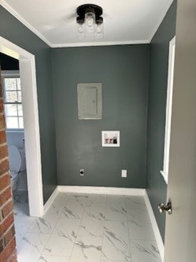 Building Photo - 420 Fields Dr