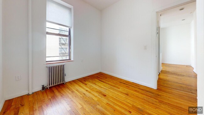 Foto del edificio - 214 First Avenue