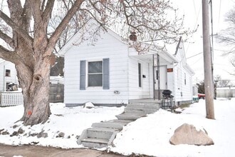 Building Photo - 614 Christyann St