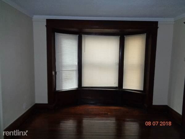 Building Photo - 2 br, 1 bath Apartment - 30 Bartlett St Down